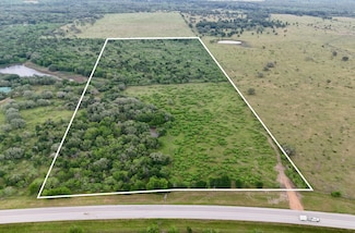15925 N State Highway 95, Flatonia, TX 78941