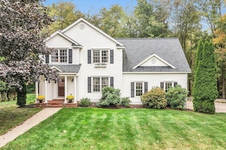 49 Simmons St, Marlborough, MA 01752