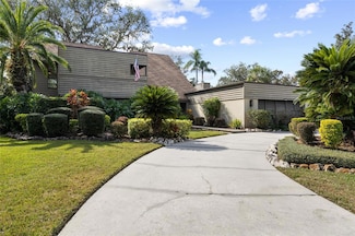 1221 N Riverhills Dr, Temple Terrace, FL 33617