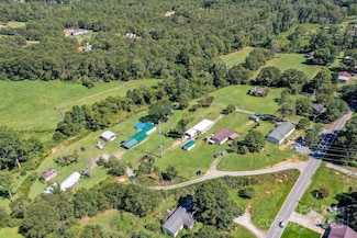 827 Old Henrietta Rd, Forest City, NC 28043