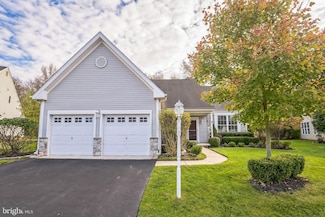 28 Larkspur Dr, Marlton, NJ 08053