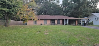 908 Mimosa St, Mineola, TX 75773