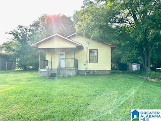 271 7th St NE, Graysville, AL 35073