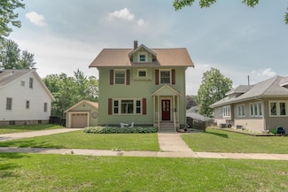 421 Home Park Blvd, Waterloo, IA 50701