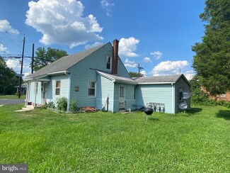 2 S Warwick Rd, Somerdale, NJ 08083