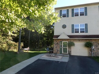 7246 Lincoln Ct, New Tripoli, PA 18066