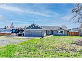1725 Birch Ave, Cottage Grove, OR 97424