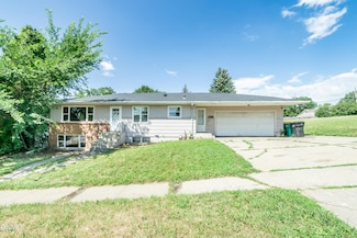 1730 N 15th St, Bismarck, ND 58501