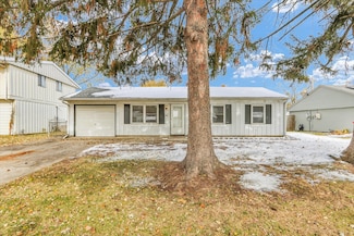 2808 Carrelton Dr, Champaign, IL 61821