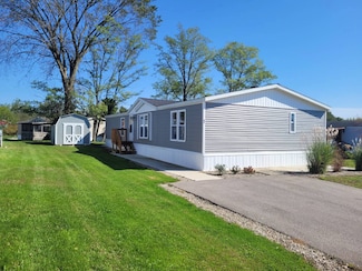 # 43 8000 Warren Woods Rd Unit 43, Three Oaks, MI 49128