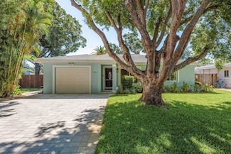 1281 Robin Hood Ln, Dunedin, FL 34698