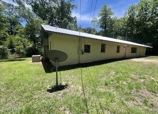 1179 South Blvd, Chipley, FL 32428