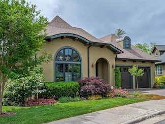 63 Chantilly Dr, Asheville, NC 28804