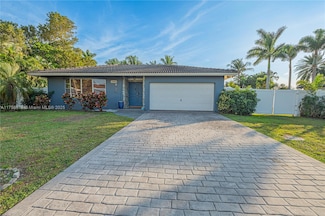 11400 Tara Dr, Plantation, FL 33325