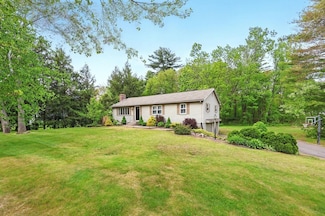 90 Colony Dr, Hampden, MA 01036
