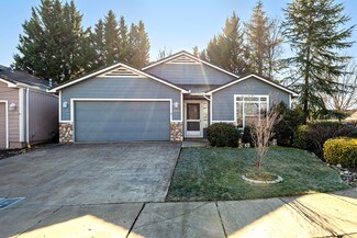 2524 Parkwood Village Ln, Central Point, OR 97502