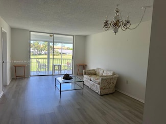 160 Turtle Lake Ct Unit 209, Naples, FL 34105