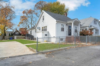 107 D Edgewater Park Unit 107E, Bronx, NY 10465