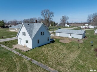 105 E Vine St, Kirkwood, IL 61447