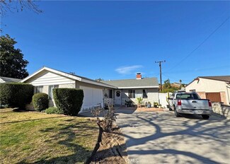 21851 Alamogordo Rd, Santa Clarita, CA 91350