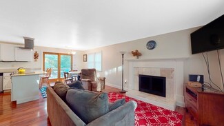 2204 Falmouth Rd, Centerville, MA 02632
