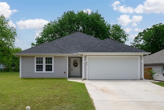 928 W Chase St, Denison, TX 75020