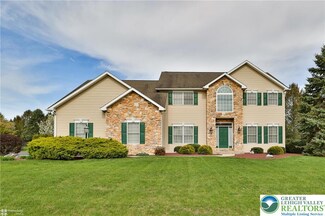 5229 Wagon Wheel Dr, Schnecksville, PA 18078