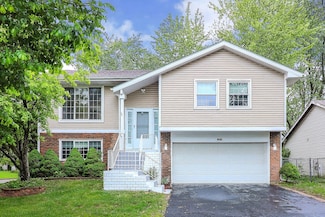 1914 Brookside Ln, Hoffman Estates, IL 60169