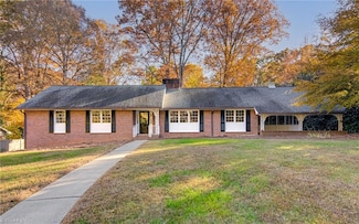 1928 Oakland Dr, Winston Salem, NC 27106