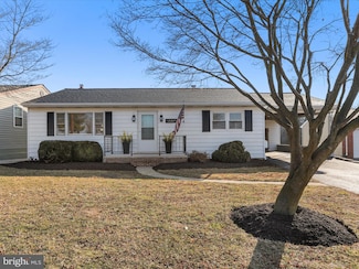 12227 W Lawn Ln, Hagerstown, MD 21740