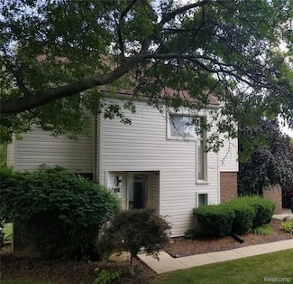 5321 Fairway Ln Unit 7, West Bloomfield, MI 48323