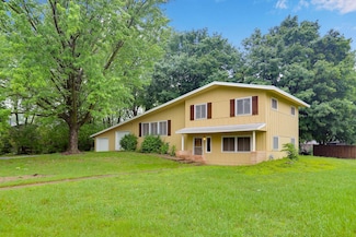 10654 Vessey Rd, Bloomington, MN 55437