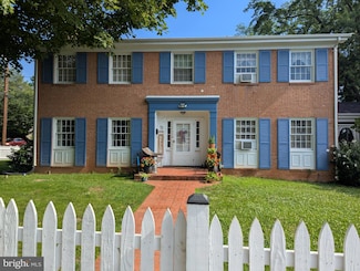 13 W 2nd St, Front Royal, VA 22630