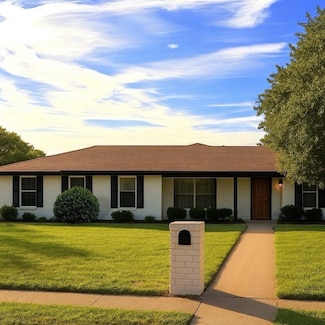 1109 Knotty Oaks Dr, Woodway, TX 76712