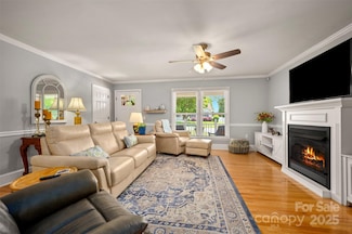 136 Coventry Ln, Forest City, NC 28043