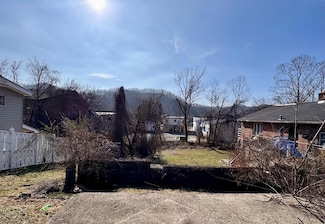 227 Pine St, Paintsville, KY 41240