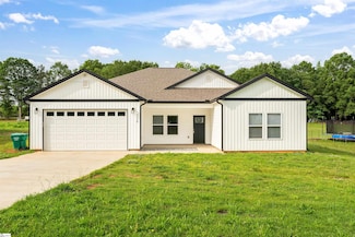 556 Sand Clay Rd, Chesnee, SC 29323