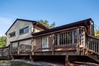 18952 Barnette Cir, Triangle, VA 22172