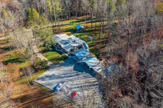 2050 E Millers Cove Rd, Walland, TN 37886