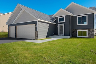 110 Maple Ct, Cannon Falls, MN 55009