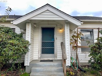 93757 Newport Ln, Coos Bay, OR 97420