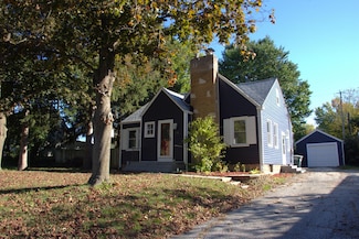 1208 Campbell St, Valparaiso, IN 46385