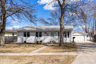 1812 7th Ave NW, East Grand Forks, MN 56721