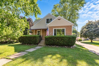6422 N Willow Glen Ln, Milwaukee, WI 53209