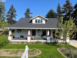 1638 N 2nd Ave, Kelso, WA 98626