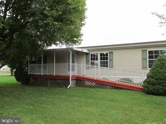 6 Jordan Dr, Ronks, PA 17572