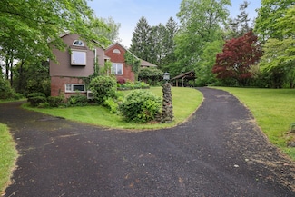 5245 Glenbrook Rd, Stroudsburg, PA 18360