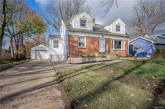 99 Royal Pkwy E, Buffalo, NY 14221