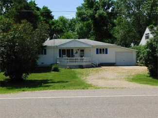 25361 140th St, Spirit Lake, IA 51360