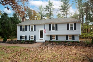 870 Temple St, Duxbury, MA 02332
